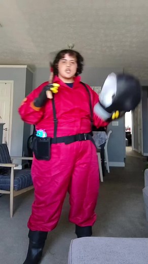 PYRO HAS ARRIVED!!!! . . . . . #pyrocosplay #cosplay #tf2pyrocosplay #plussizecosplay #TF2