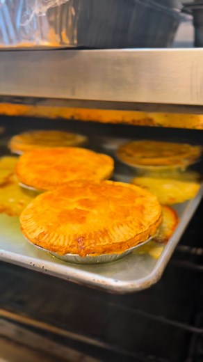 17K views · 293 reactions | Chicken Pot Pie — get em while they’re hot‼️#deli #italianfood #mangia #westport #stratford #shelton #mozzerella | Gaetanos Deli | Facebook
