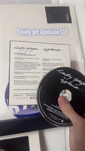 Unboxing Lady Gaga's Applause CD