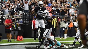 Casey Hayward smothers screen to Jaylen Waddle for safety