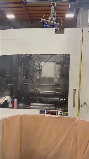 1100 ton Van Dorn plastic injection molding machine