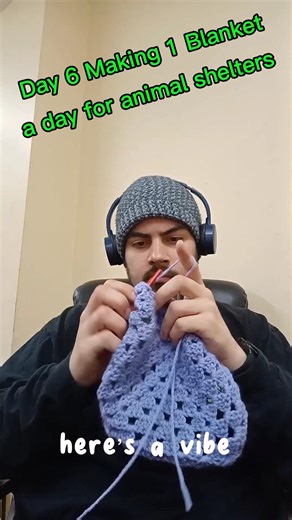 Day 6 making blanket for 🐶 #crochet #crocheting #challenge #animals #yarn #crochetchallenge #fyp #fy