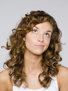 Comment avoir des cheveux bouclés naturellement ?