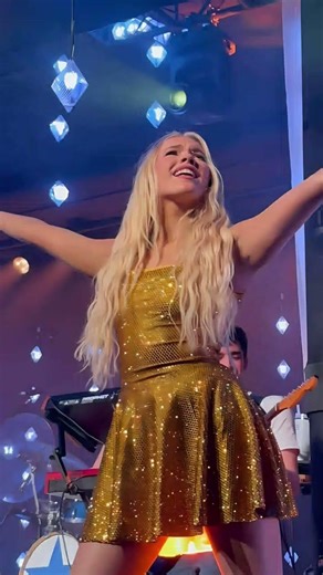 got this idea from someone else by the way!!!#freyaskye#stardust#petty#starsaligntour