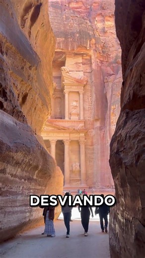 ¡Petra: El milagro tallado en piedra de Jordania!🏜️ #terramap #viajes #short #curiosidades
