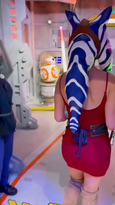 Padawan 😏 www.tatooinelightsabers.com #starwars #ahsokatano #starwarsmemes #lightsaber #lightsabers #pedropascal #starwarsfan #clonewars | Selecta Sabers