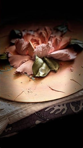 Going with trend 🔥🔥sculptureart#trending#art#flowers#daheliya#sculpture#capture#ytshorts#diy