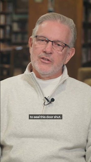 Why was the pilothouse door open on the Edmund Fitzgerald?