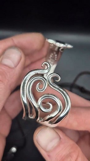 216K views · 3.3K reactions | Watch me craft a beautifully unique fork bracelet ✨️ #handmade #cutleryjewellery | Tom O Crafter | Facebook