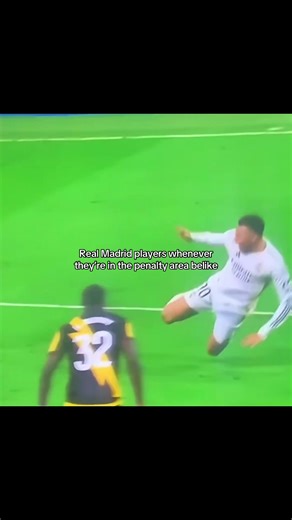 The penalty area is like a place where they were born to fall😂😂😂😂#vardrid#halavardrid#referee