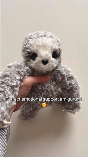 This baby sloth is crocheted. 🥹 The perfect emotional support amigurumi!! 🥰