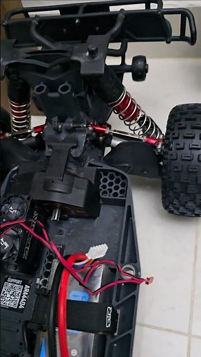 arrma mojave 4s centre diff fix with adding a few screws in the diff )) #arrma #mojave #reels #rccar