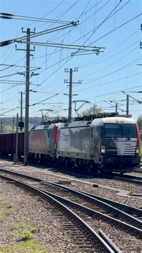 Super Mooi||EP cargo Vectron & CZ train ‘Terri’ door St. Valentin||SCT