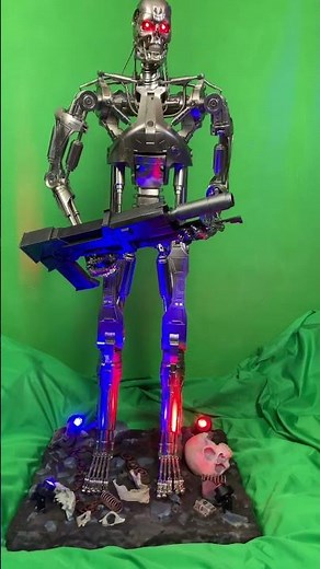 Hachette 1:2 scale Terminator. Complete.