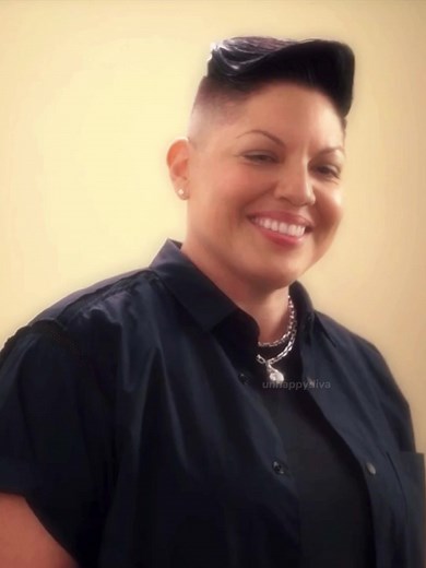 Exploring the Queer and Nonbinary Identity of Sara Ramirez as Che Diaz in And Just Like That