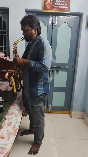 Hi friends mikosam, kshanam kshanam movie, song ammai muddu ivvande , modatisari track lo vayistunnanu tappulu unte kshaminchandi ❤️❤️❤️🤝🤝🤝 | Mounihair Styles