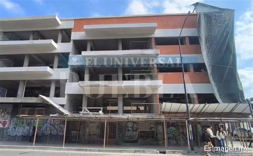 🚧🏗 Así se observa la rehabilitación de un edificio que permaneció abandonado por años en la esquina de la 11 Sur y la 7 Poniente. 👉🏻 eluniversalpuebla.com.mx/ | El Universal Puebla