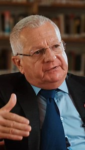 🔍 Gibt es eine geheime Organisation in der Ukraine? Erfahre mehr über die spannende Verbindung zwischen Armee ⚔️ und Geheimdiensten 🕵️‍♂️! Lass uns die Wahrheit gemeinsam entdecken! 💡 #Ukraine #MI6 #CIA #Geheimdienst #viral #patrikbaab #ralphbosshard#fyp #foryou #aktuell | Patrik Baab