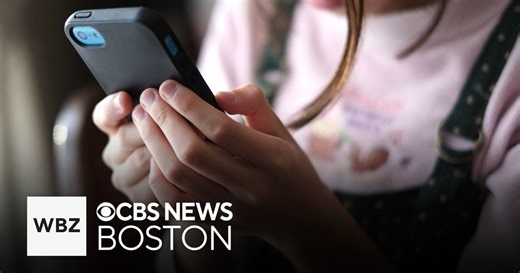 How parents can make sure their children are making safe screen time choices