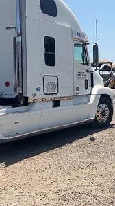 🚛 2006 Freightliner Century 120 For SALE! 💥 Check out this stunning truck ➡ https://ow.ly/XImQ50PIZ69 #TruckPaper #Trucks #SleeperTrucks #Freightliner | Truck Paper