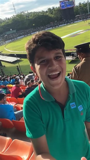 Sourav Joshi Ko Pakistani Fan Mill Gya ||#vlog #souravjhoshivlog #shortsfeed #youtubeshorts #shorts