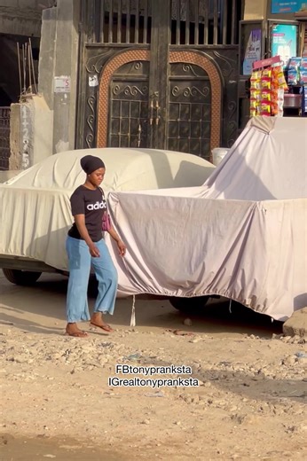 Hilarious Hitman Prank: Watch the Fun Unfold!