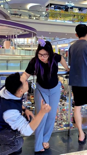 Beautiful girl confused very funny haha 🤣 #shorts #funny #viralshorts