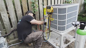 #BehindTheScenes Heat pump install day 👍 We bring in pros for heat pump installs. Think of your HVAC as the lungs of your home. If you start messing around with your HVAC system, you are asking for trouble. This unit is from Bosch Home Comfort. #bosch_partner | Mike Holmes