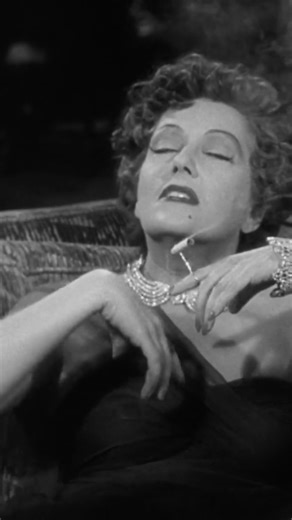 Film Noir Confidential on Instagram: "Happy New Year to all our fellow noir enthusiasts. May your 2026 have better dialogue than most people's. 🖤 SUNSET BLVD. (1950) An aging silent film queen refuses to accept that her stardom has ended. She hires a young screenwriter to help set up her movie comeback. The screenwriter believes he can manipulate her, but he soon finds out he is wrong. The screenwriters ambivalence about their relationship and her unwillingness to let go leads to a situation of