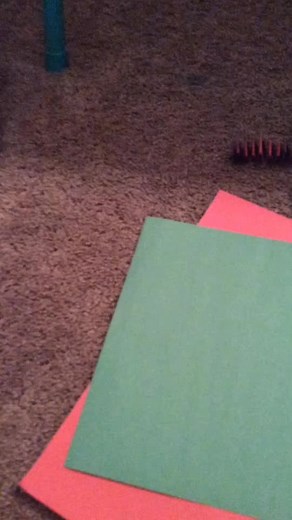 How to make an fidget out of paper.Comment if it worked.