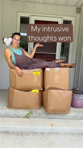 ANYONE ELSE LOVE these ThredUP boxes like I do?! Just wait for the unboxing! #thredupmysterybox