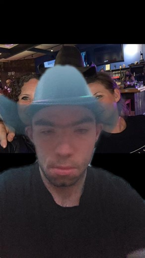 #greenscreen Jonny country fans at kareoke