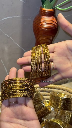 54K views · 12K reactions | Golden metal churi Limited in stock Sizes-2.4,2.6 Inbox to order We deliver all over Bangladesh  #churi #bangladesh #dhaka #explorepage✨ #churilovers #explore #bangles | Churiverse | Facebook