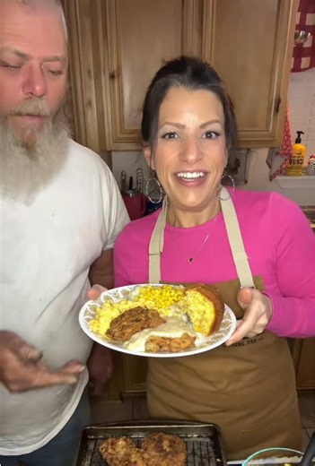 Playing supper as a blue collar, and traditional wife.