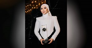 Aina Abdul terima anugerah di SEBA Awards-Unity 2023 | Harian Metro