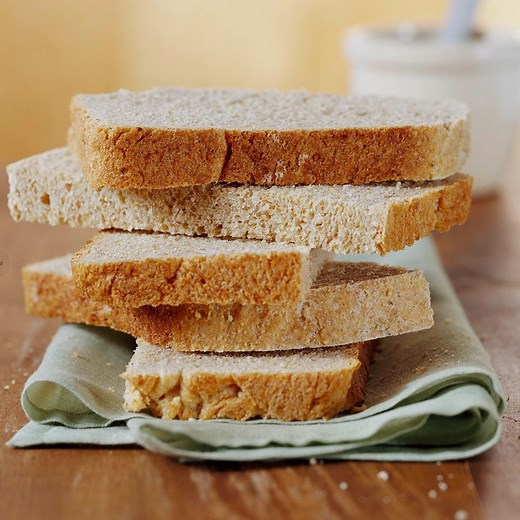 The Healthiest Types of Bread, According to a Dietitian