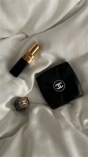 Valerie on Instagram: "Real fur or Faux fur?✨ . . . . . . . . #FurFashion #WinterStyle #FurSeason #CozyOutfits #WinterOutfits #FallTrends #FurCoat #WinterInspo #ChicLayers #vintagefur #WinterWardrobe #FurLove #FashionInspo #LayeringSeason #ColdWeatherStyle #FurJacket #SeasonalStyle #ElegantWinter #Fashionista #WinterLooks #FurVibes #LuxuryFashion #slavic #easterneuropean #slavicgirl Fur Fashion, Winter Style, Old money, Old Money style, Fur Season, Cozy Outfits, Winter Outfits, Fur Coat, Winter 