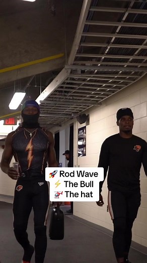Rod Wave Football Pre-Game Performance | Green Light