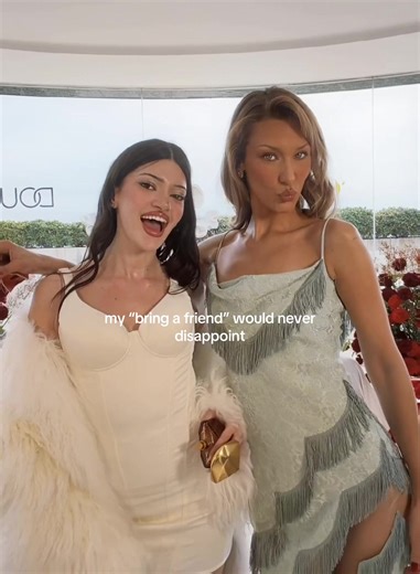 Miss @Bella Hadid could never disappoint @Douglas Italia @'Ôrəbella #invitedby