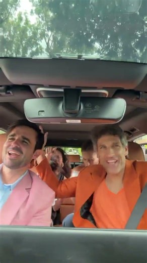 Cantando en el COCHE🚘 #shorts