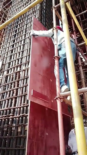 Concrete Column Casting | Formwork Panel Installation Process