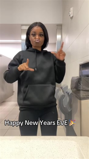 World War Z (@divine_bantu)’s video of new years eve