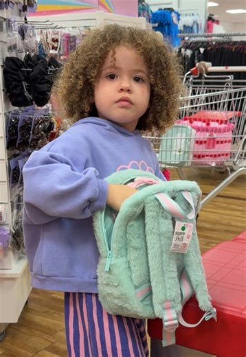 I backtracked real quick, I nearly destroyed her world 😭🤣 We spent about an hour in this section & I think she went through every bag in the shop.