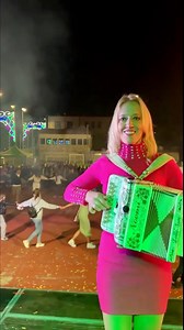 519K views · 17K reactions | Noemi Gigante #polca #trillo #popular #musica #liscio #polka #OrganizzazioneEventi #organetto #italia #italy #turismocultural #TurismoItalia #abruzzo #rieti #turismosostenibile #Sagre #sagredipaese #pupazza #fuochidartificio #dance #dancechallenge #dancing #scuola #ballo #musicaitaliana #musicadalvivo #musicafolk #MusicaFolklorica #famous | Noemi Gigante | Facebook