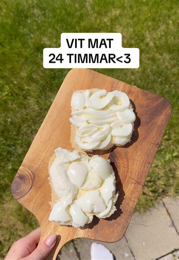 Svarar @Alicia🥸🥸 VIT MAT HELA DAGEN🤍🤍🤍 #vit #mat #challenge #trend