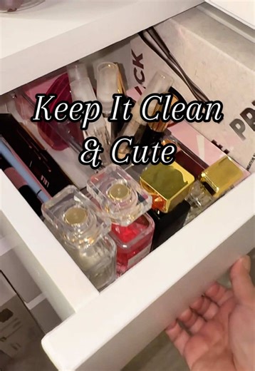 Besties, if you love your makeup, take care of it 💕 Keep it organized, clean, and safe with this makeup storage ✨ #MakeupOrganizer #MakeupTokPH #BeautyEssentials