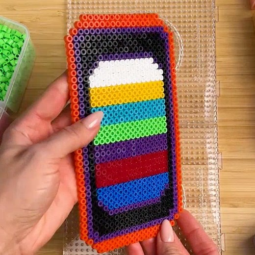 ¡COMO HACER UN FRESCO PORTA TELEFONO CON HAMA Beads! | Ideas en 5 minutos Magia