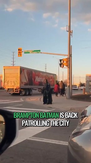 The Dark Knight Returns 🦇‼️ Brampton Batman Was Spotted Patrolling The Streets Once Again This Morning 👊😂🅱️🛣️ #DarkKnight #TheDarkKnight #TheDarkKnightRises #DarkKnightRises #Batman #BramptonBatman #Superhero #Cosplay #Comic #ComicCon #ComicCon2023 #Brampton #Toronto #TorontoTok #TorontoTikTok #TorontoLife #Fyp #ForYouPage
