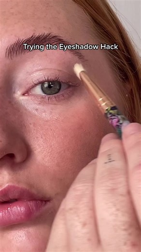 Super easy and beginner friendly! Love it! 😻 #eyeshadowtutorial #eyeshadowhack #makeuptutorial #makeuphack #fy #fyp #fürdich