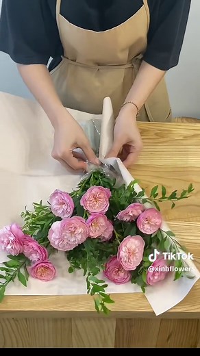 4 Cách bó hoa đơn giản bằng 1 tờ giấy